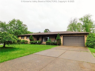 215 Valley View Dr, Scott Depot, WV 25560