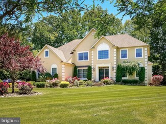 2 Woodview Ct, Lumberton, NJ 08048