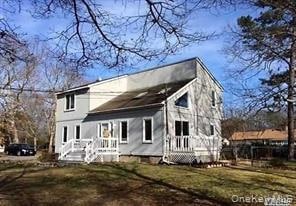8 Park Cir, Shirley, NY 11967