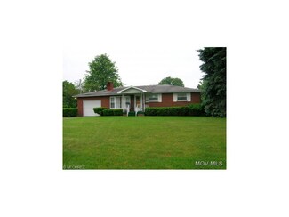 282 N Meadowlark Dr, Williamstown, WV 26187