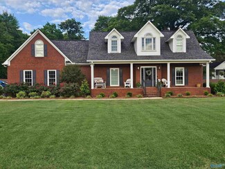 103 Covey Ln, Hazel Green, AL 35750