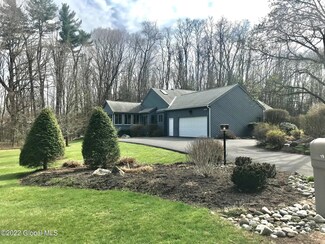 19 Orchard Dr, Queensbury, NY 12804