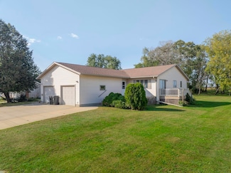 319 E Burger St, Hawkeye, IA 52147