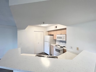 3779 NW Mediterranean Ln Unit 207, Jensen Beach, FL 34957