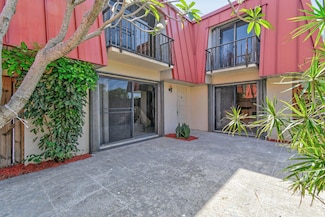 3203 Meridian Way N, Palm Beach Gardens, FL 33410