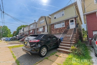 15 Dino Dr, Keasbey, NJ 08832