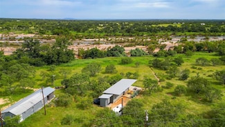 125 Elmer Rd, Llano, TX 78639