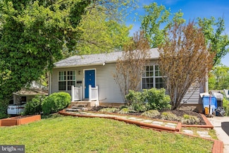 246 Manassas Dr, Manassas Park, VA 20111