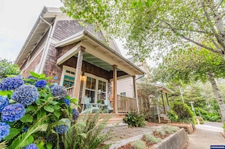 611 SW 27th Way, Lincoln City, OR 97367