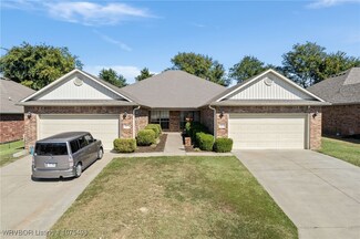422 Crestview Dr Unit A, van Buren, AR 72956