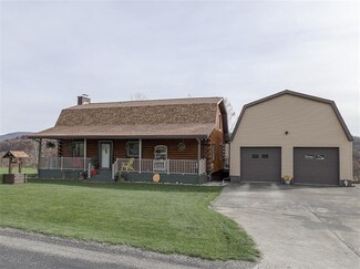 144 Red Dog Rd, Acme, PA 15610
