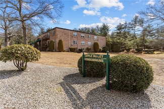 5 Apple Valley Pkwy Unit 11, Greenville, RI 02828