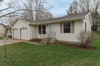 211 Theresa Ct SE, Stewartville, MN 55976