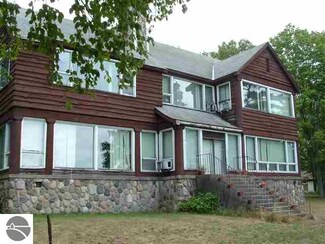 9250 SE Torch Lake Dr, Alden, MI 49612