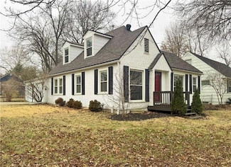 6042 Fontana St, Fairway, KS 66205