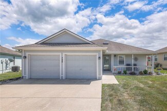 705 Sun Ct, Raymore, MO 64083