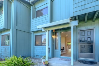 217 College View Dr, Rohnert Park, CA 94928