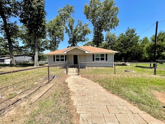 481 An County Rd 2106, Palestine, TX 75803