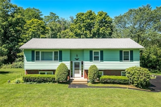 27 Cavelo Dr, Wingdale, NY 12594