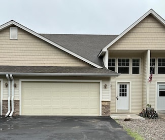5674 Sherman Oaks Rd, Stacy, MN 55079