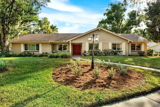 11724 Phoenix Cir, Tampa, FL 33618