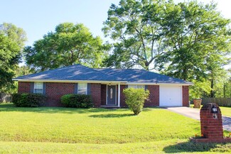 77 E Red Fox Ct, Midway, GA 31320
