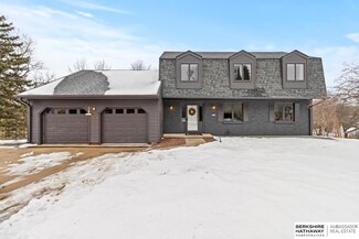 16522 Dorcas St, Omaha, NE 68130