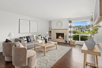 2636 22nd Ave W Unit 101, Seattle, WA 98199