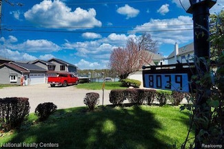8039 Barnsbury St, Commerce Township, MI 48382