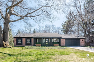 701 Greenbrier Dr SE, Grand Rapids, MI 49546