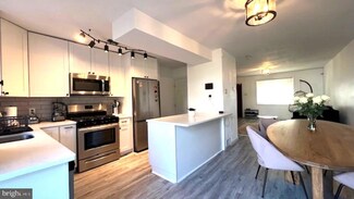439 Hermit St, Philadelphia, PA 19128