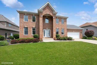2049 White Oak Ln, Highland, IN 46322