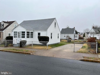 121 Dewey Ave, Trenton, NJ 08610