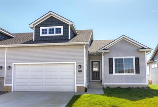 8986 Mockingbird Dr, Waukee, IA 50263