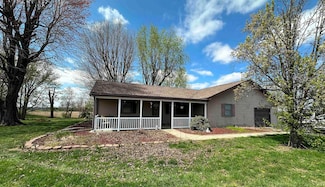 2462 S County Road 200 E, Sullivan, IN 47882