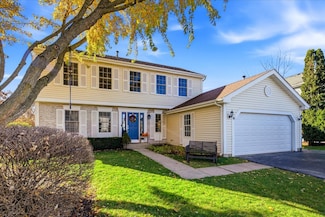 41 Whispering Dr, Streamwood, IL 60107