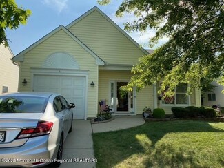 11 Laurel Ridge Ln, Columbus, NJ 08022