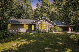3537 Lake Ridge Ln, Allegan, MI 49010