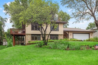 1207 E 97th St, Bloomington, MN 55425