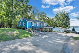 319 Mill Lake Rd, Huddleston, VA 24104