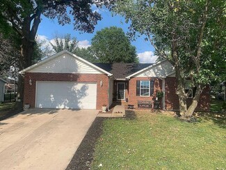 24 Dwight St, Waterloo, IL 62298