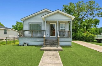 4423 Majestic Oaks Dr, New Orleans, LA 70126