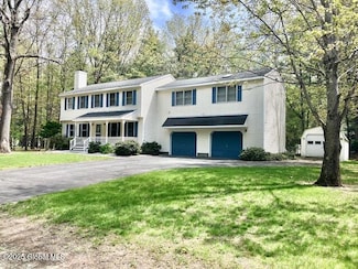 47 Herald Dr, Queensbury, NY 12804