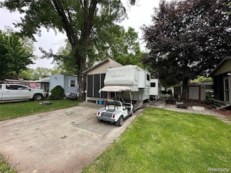 10001 Goodall Unit 77, Durand, MI 48429