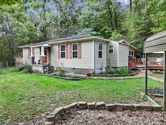 221 Highland Dr, Rossville, GA 30741