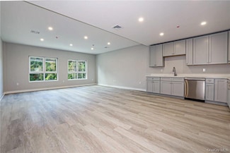 500 Commerce St Unit see remarks, Hawthorne, NY 10532