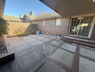 2805 Nottingham Dr, Hutchinson, KS 67502