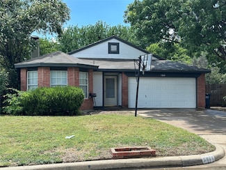 7629 Misty Ridge Dr N, Fort Worth, TX 76137