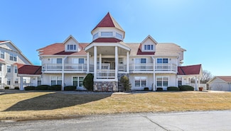 2237 Landings Ln, Delavan, WI 53115