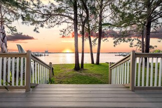 227 Shalimar Dr, Shalimar, FL 32579